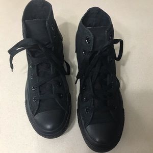 Converse chuck taylor black high tops